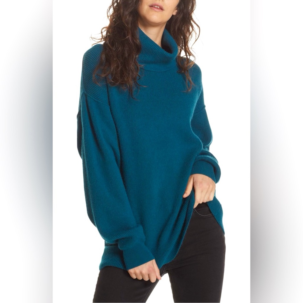 Free People Softly Structured Ribbed Turtleneck Size Small